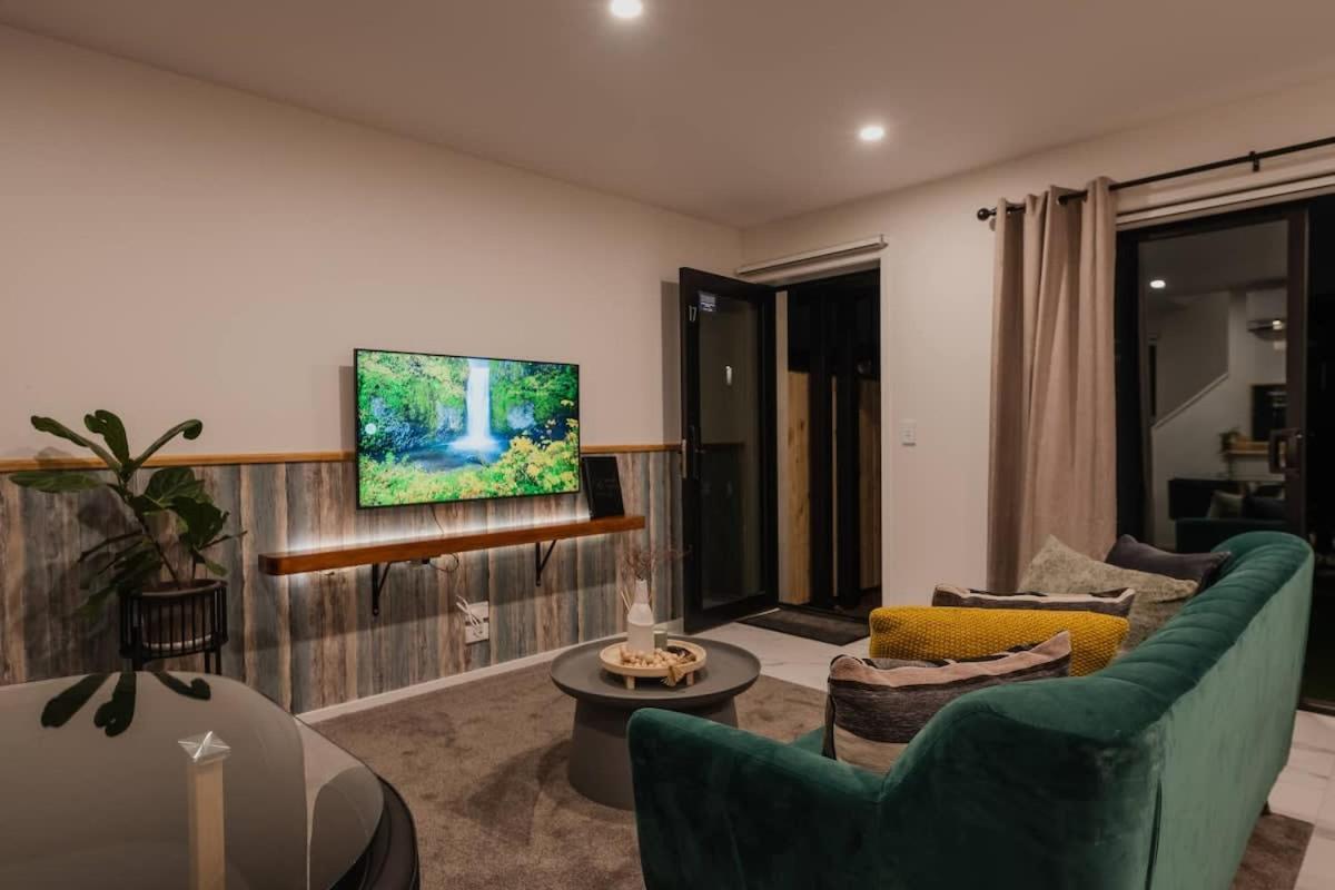 Casino Luxury Suite City Centre - Sleeps 5 Christchurch Exteriör bild