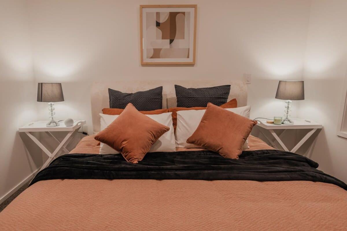 Casino Luxury Suite City Centre - Sleeps 5 Christchurch Exteriör bild