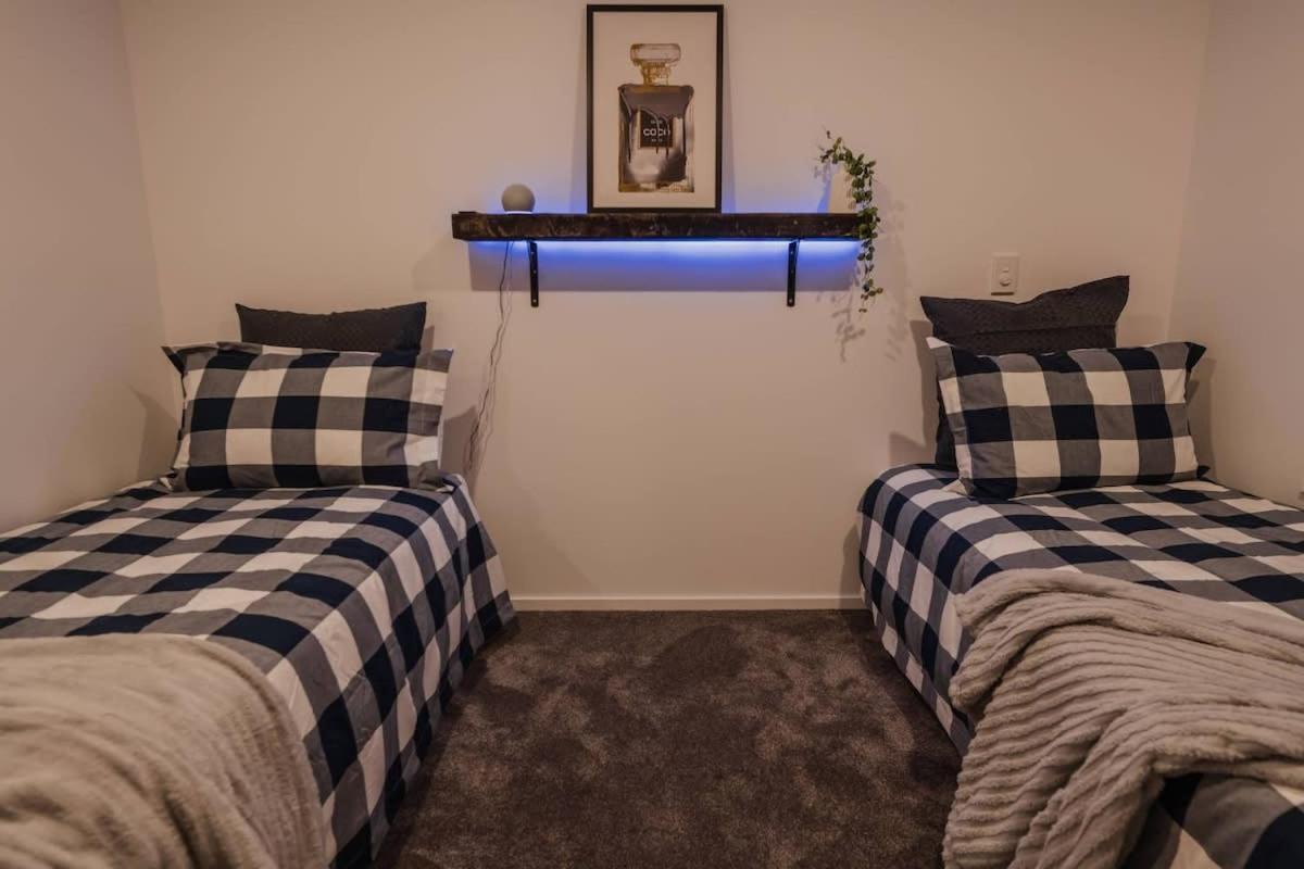 Casino Luxury Suite City Centre - Sleeps 5 Christchurch Exteriör bild