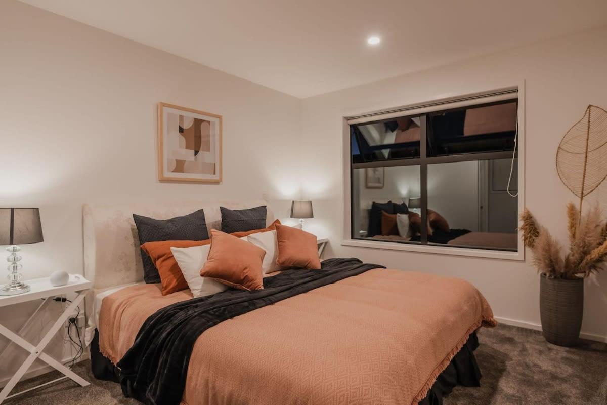 Casino Luxury Suite City Centre - Sleeps 5 Christchurch Exteriör bild