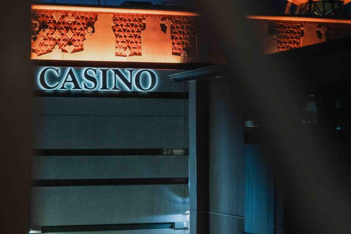 Casino Luxury Suite City Centre - Sleeps 5 Christchurch Exteriör bild